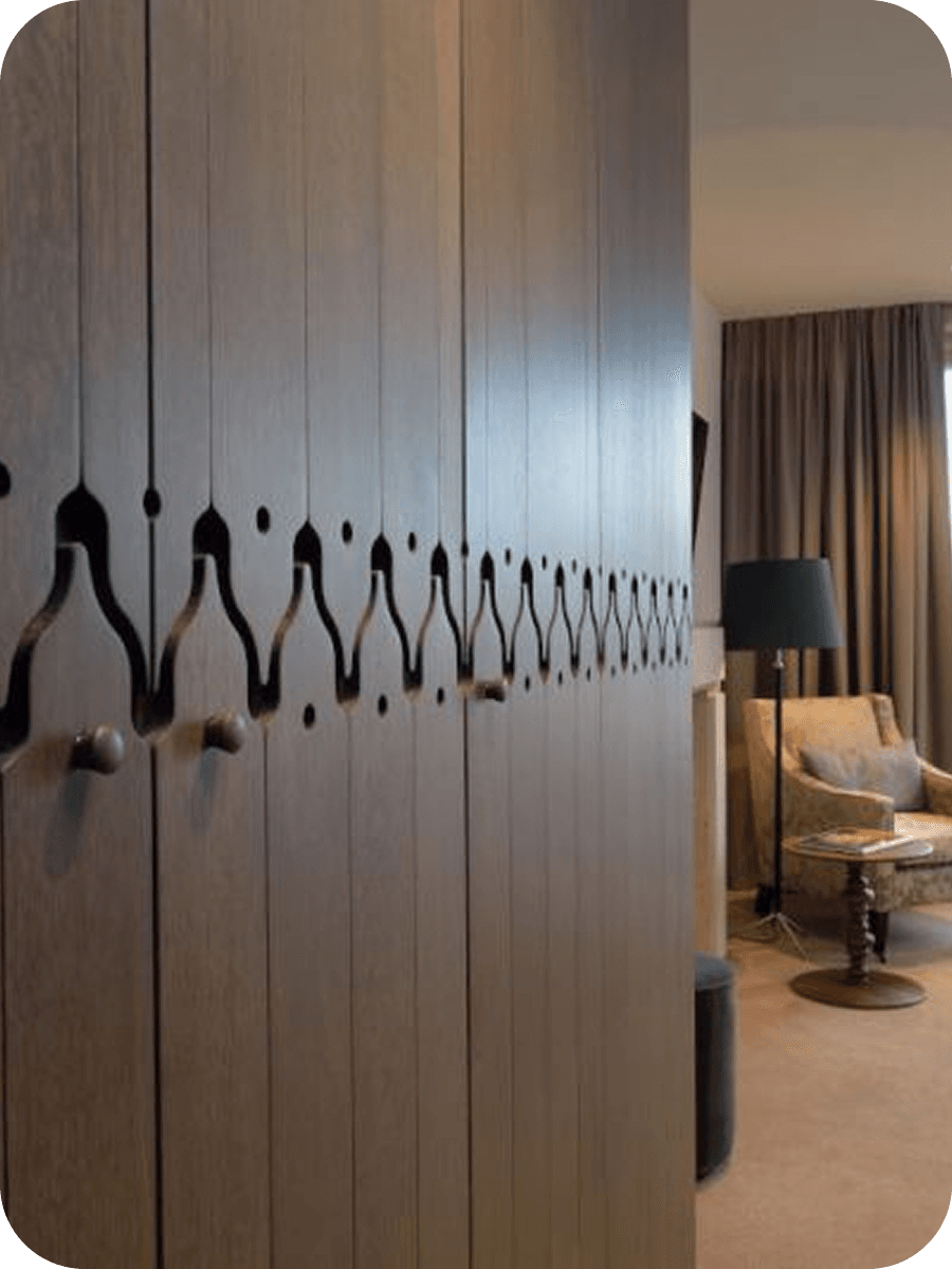 Omara v Kraljevi Hiši na Bledu s tradicionalnim detajlom